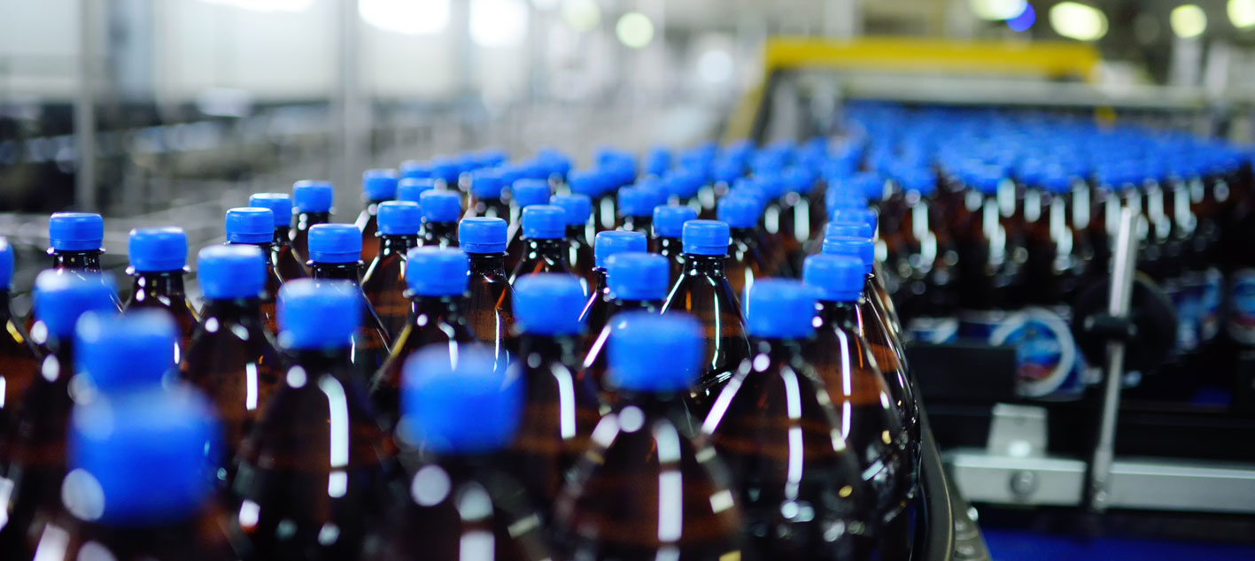 El monitoreo por condición de los equipos evita seis horas de inactividad y permite ahorrar 288 000 botellas